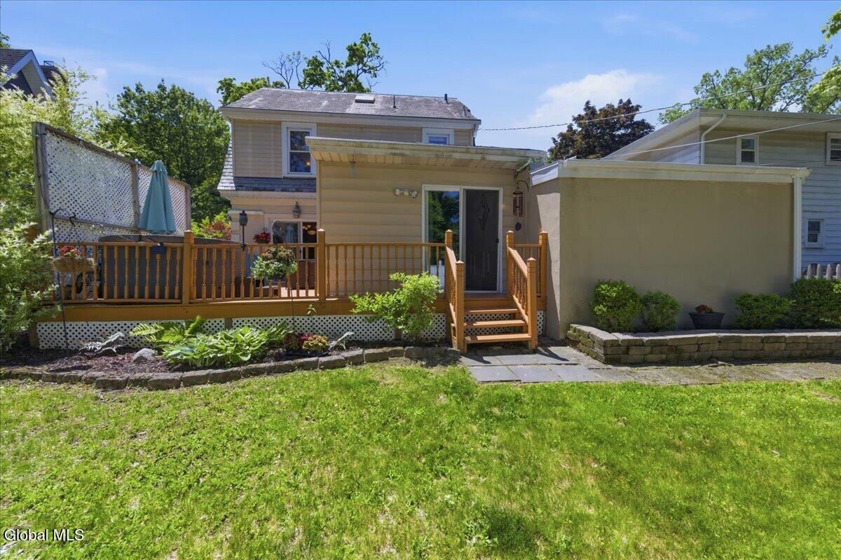 11 Freeman Road Albany NY 12208