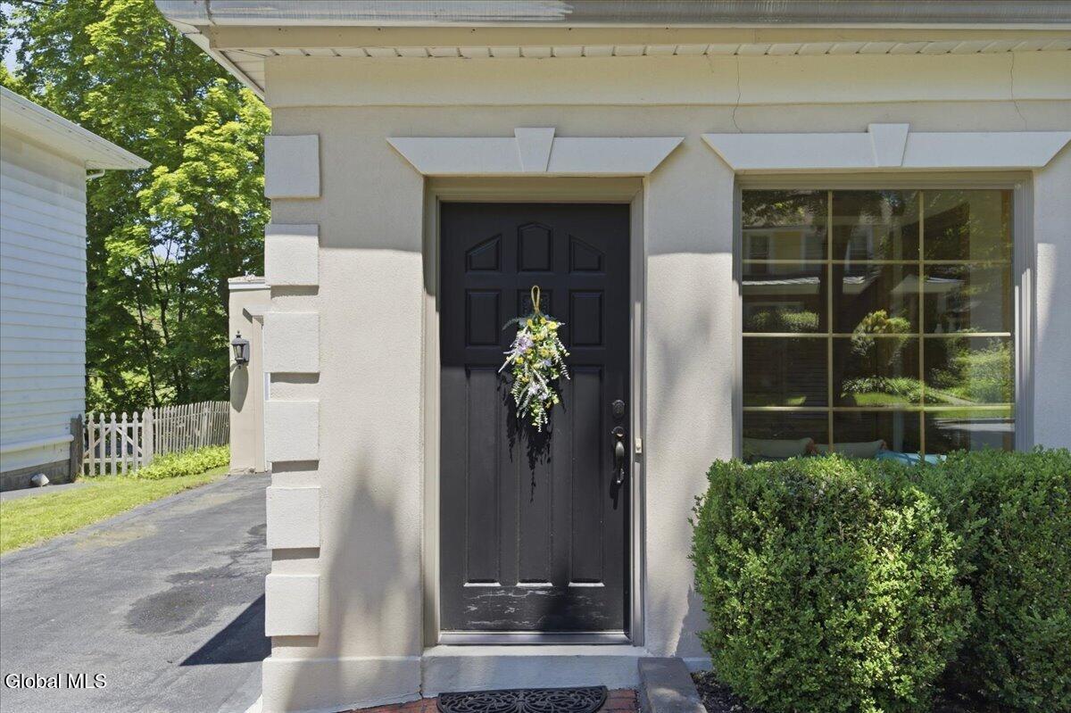 11 Freeman Road Albany NY 12208