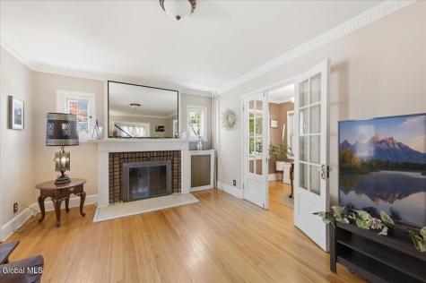 11 Freeman Road Albany NY 12208