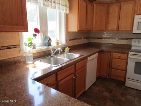 1000 Kingswood Court Schenectady NY 12303
