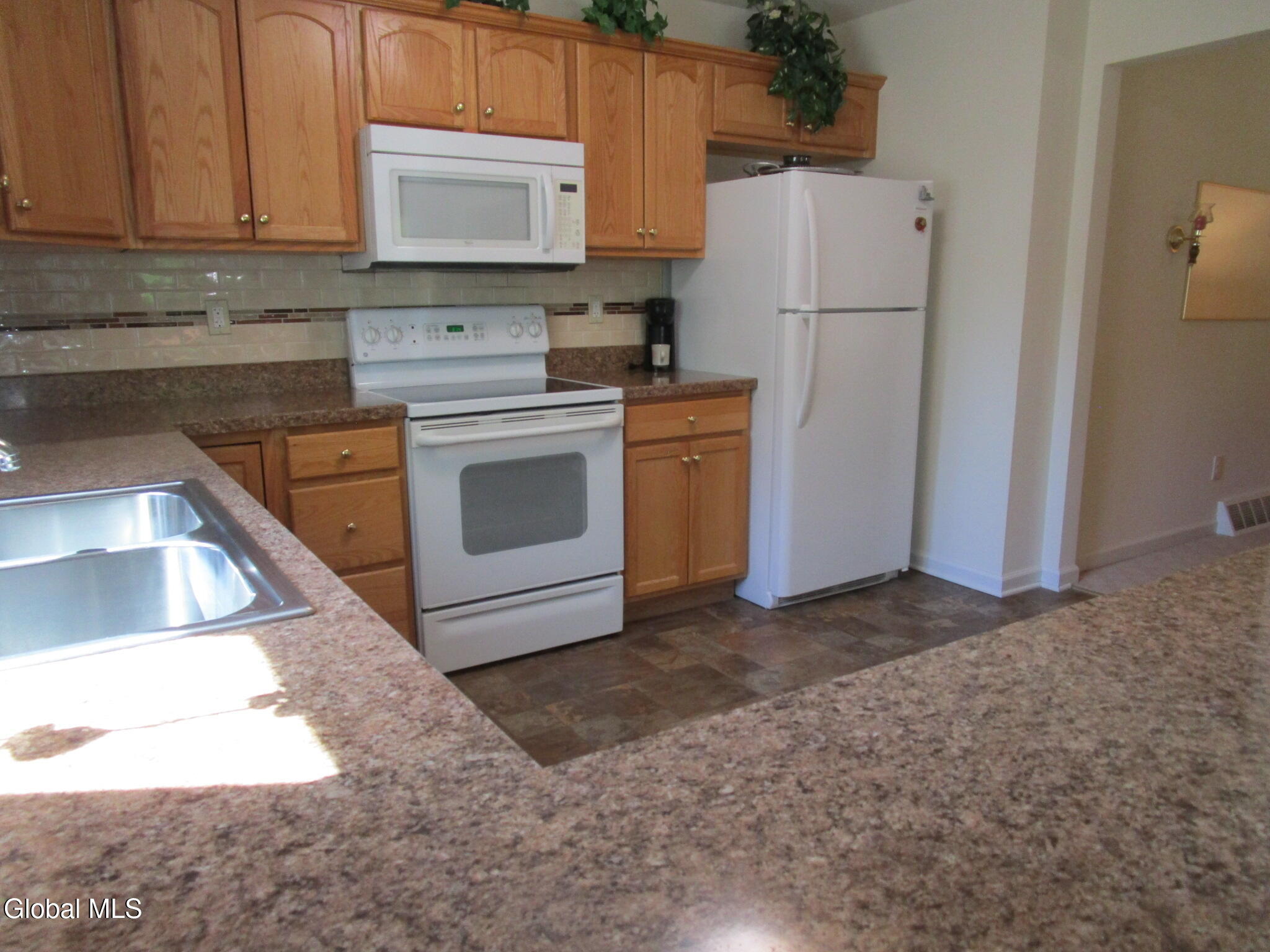 1000 Kingswood Court Schenectady NY 12303