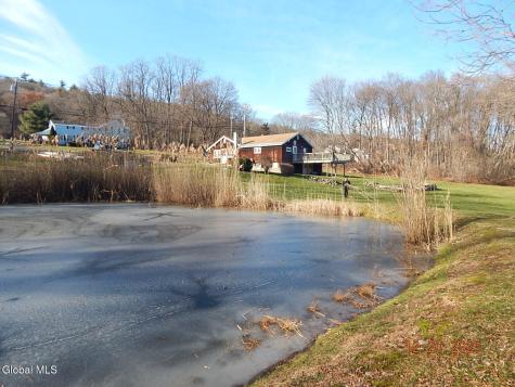 250 Old Quarry Road Feura Bush NY 12067