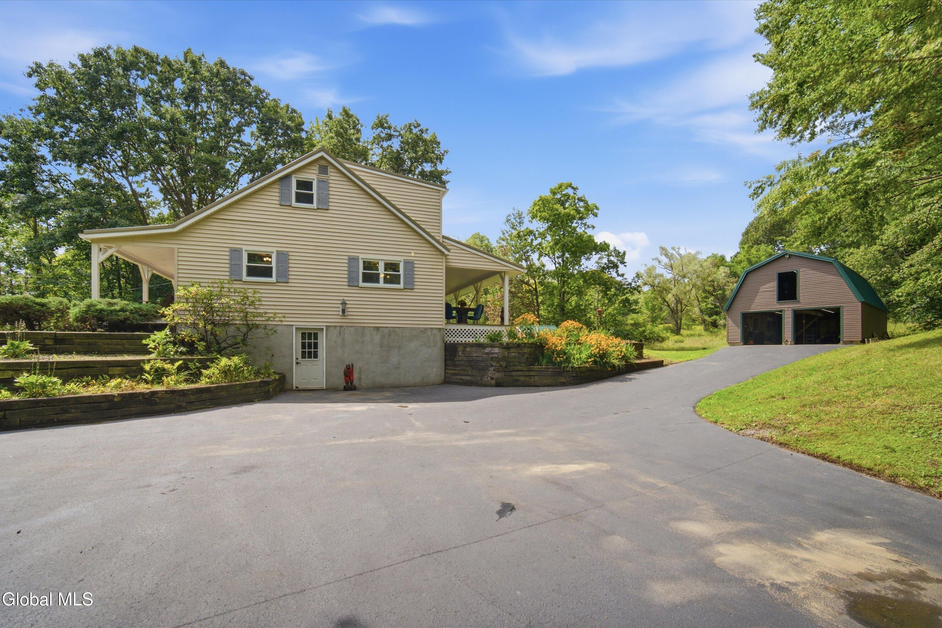 1108 North Road Amsterdam NY 12010