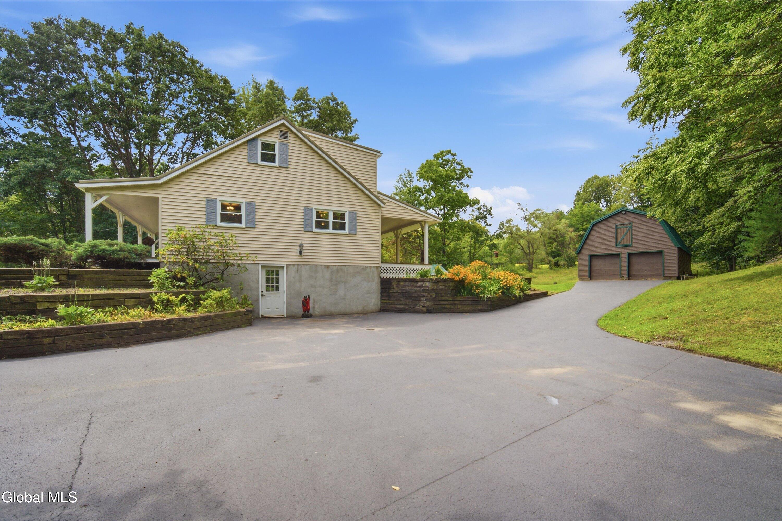 1108 North Road Amsterdam NY 12010