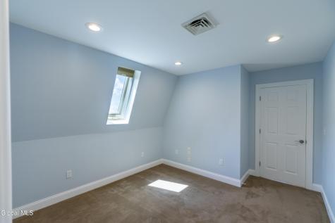 1235A Ny-9p Saratoga Springs NY 12866