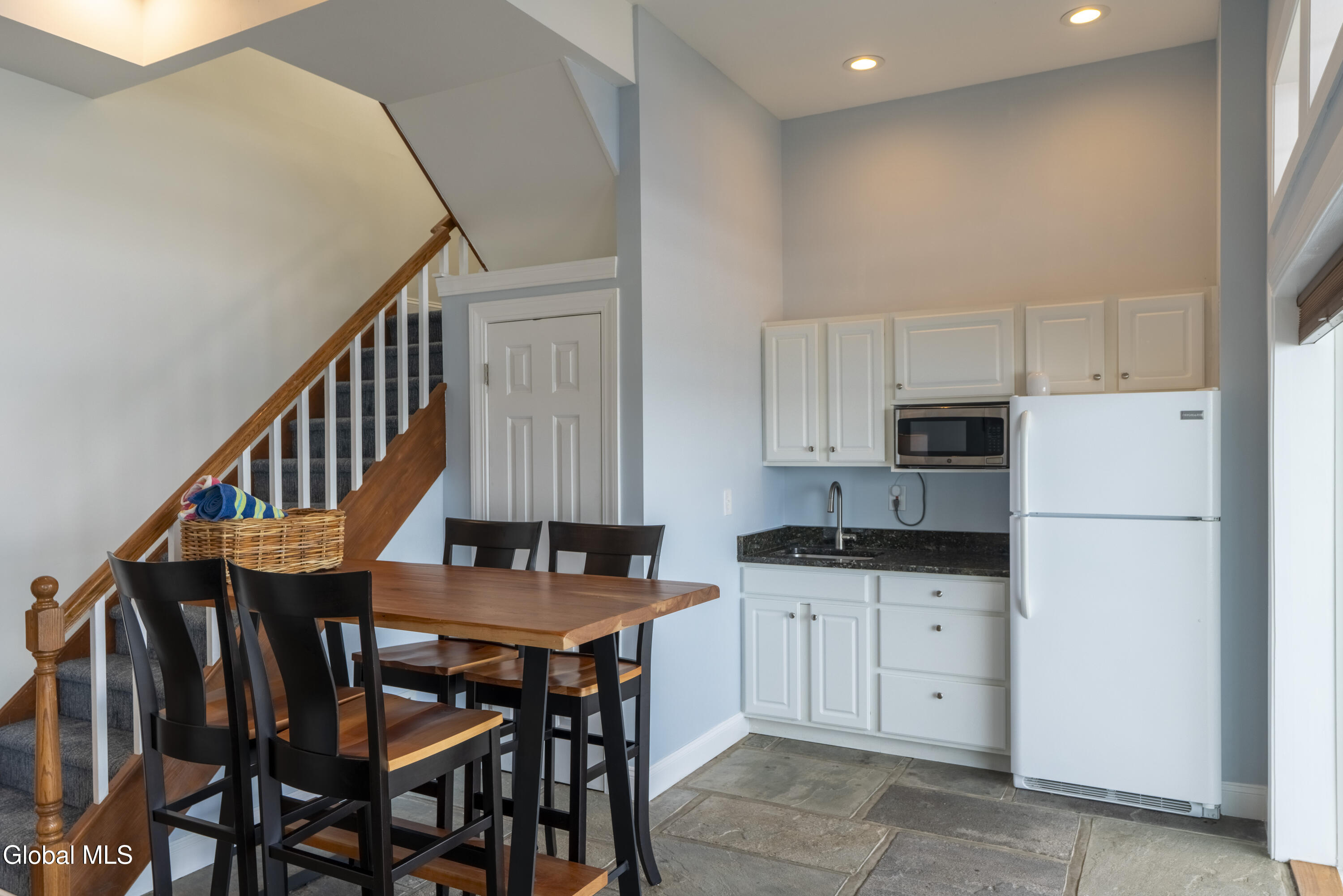1235A Ny-9p Saratoga Springs NY 12866