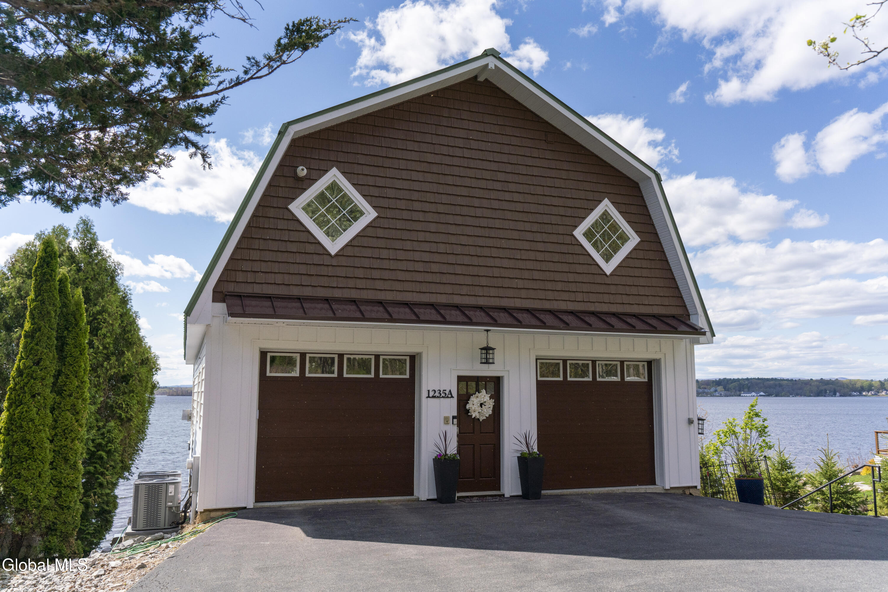 1235A Ny-9p Saratoga Springs NY 12866