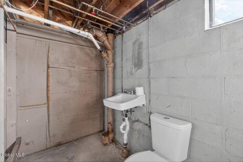 2518 Van Dyke Avenue Rotterdam NY 12306