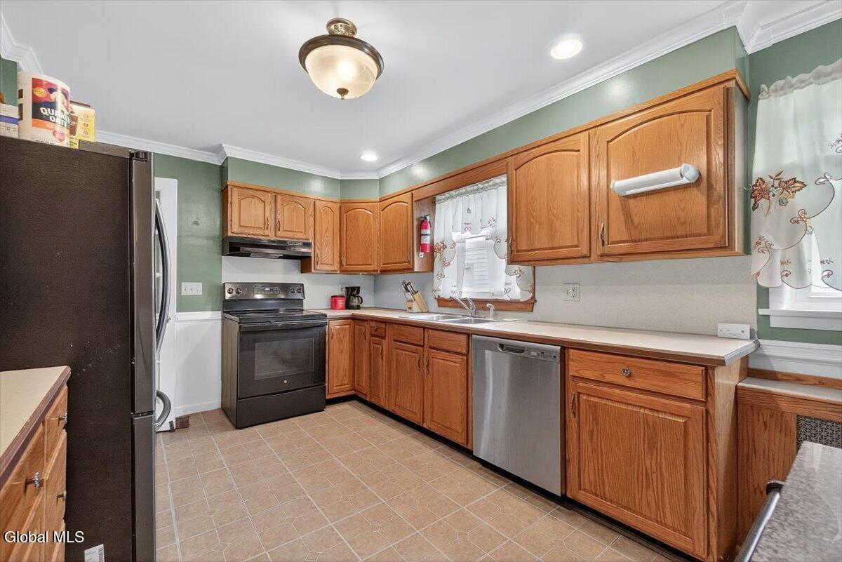 2518 Van Dyke Avenue Rotterdam NY 12306