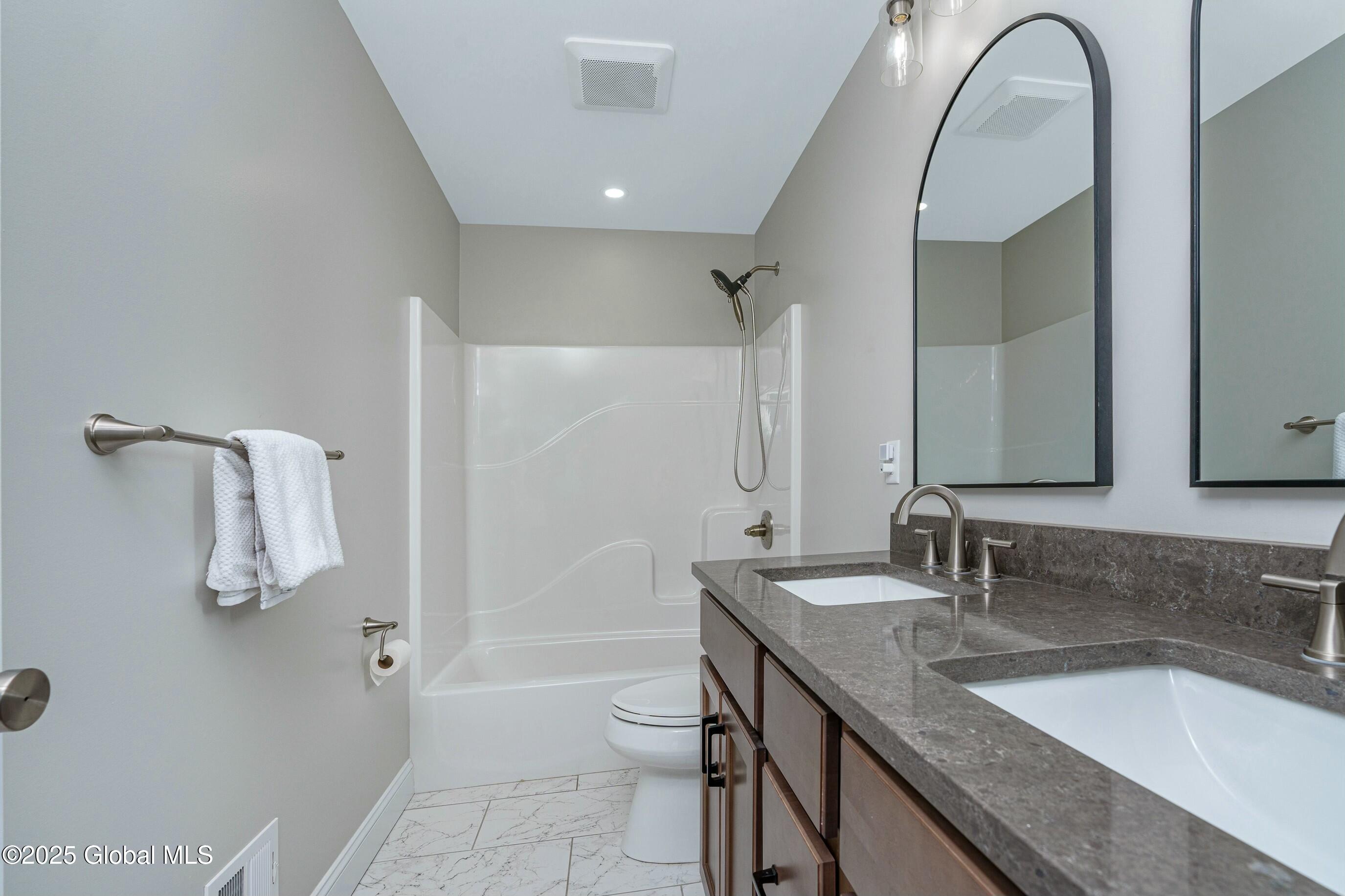 388 Valley Road Niskayuna NY 12309