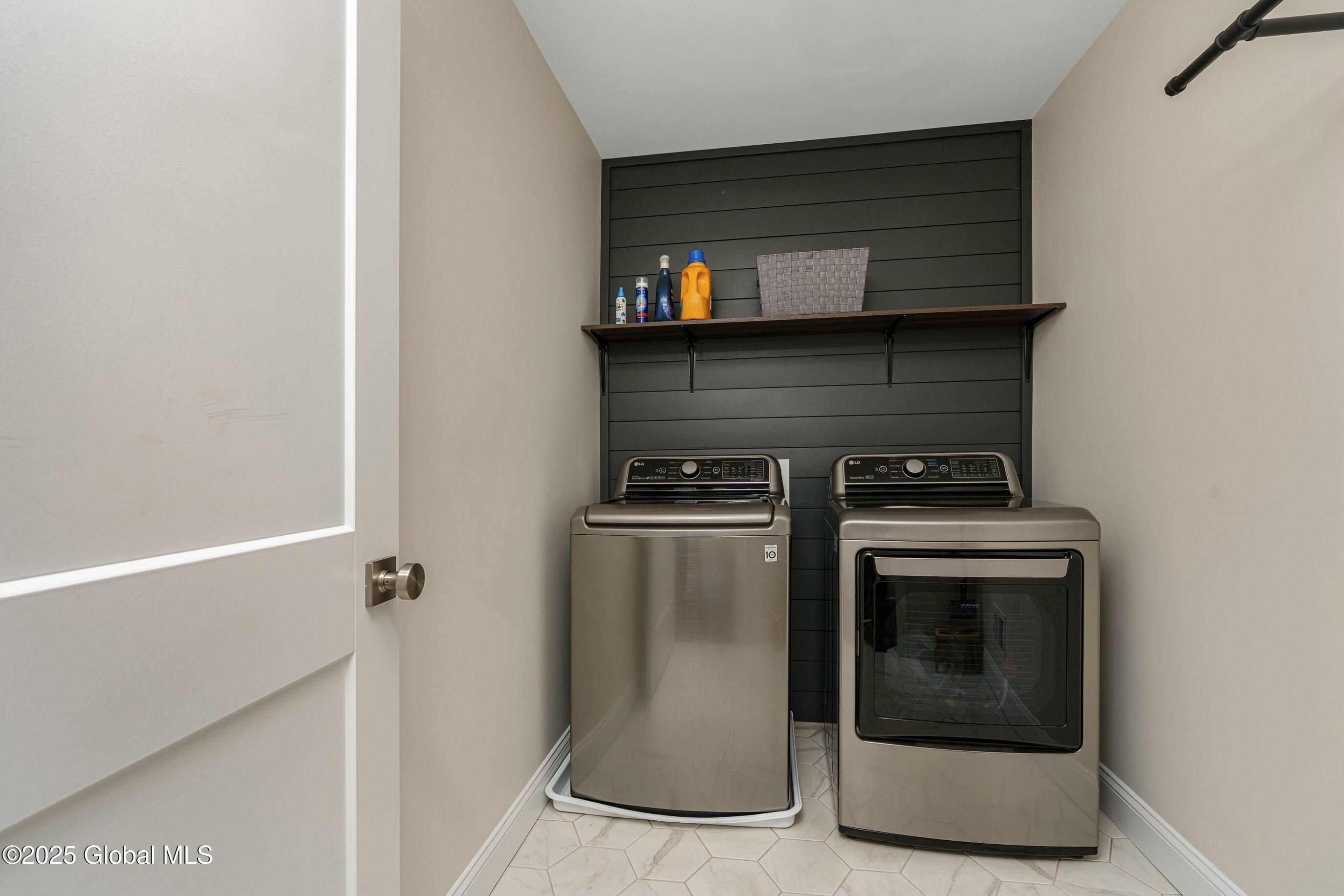 388 Valley Road Niskayuna NY 12309