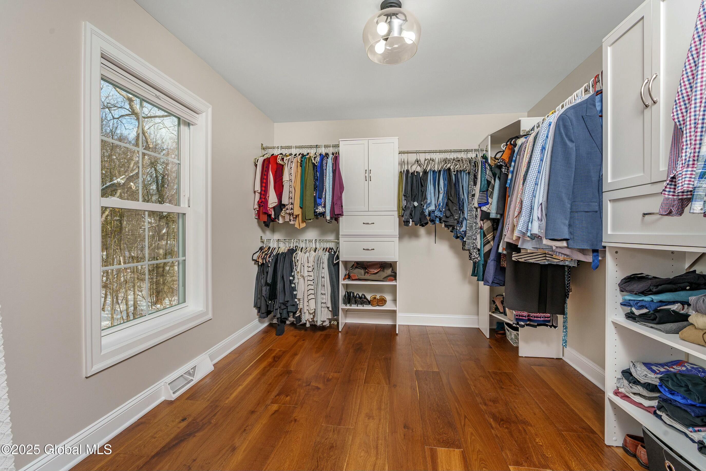 388 Valley Road Niskayuna NY 12309