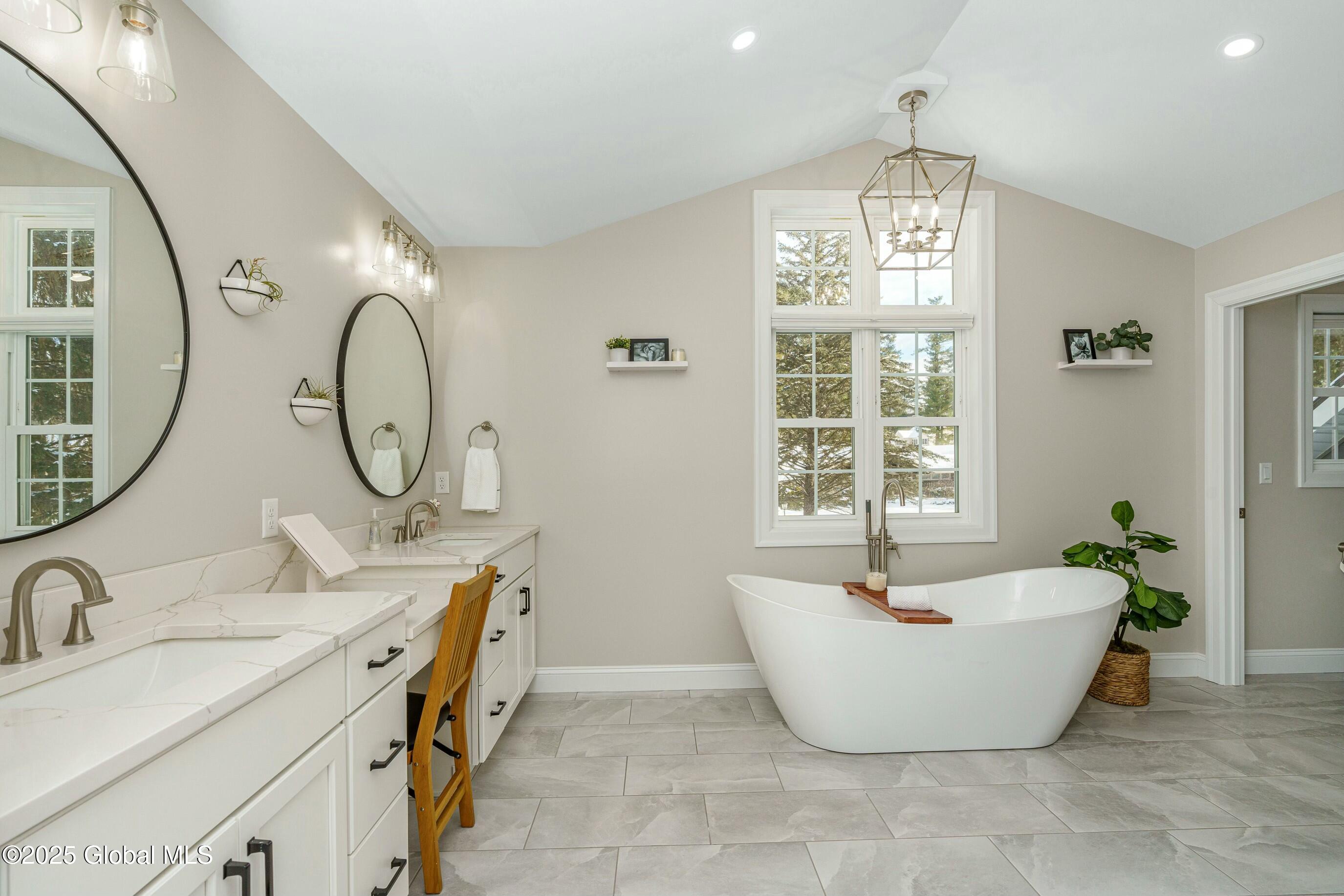 388 Valley Road Niskayuna NY 12309