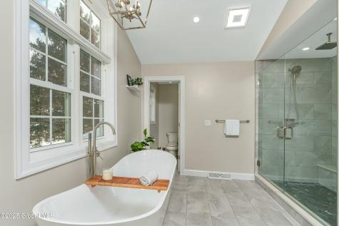 388 Vly Road Niskayuna NY 12309