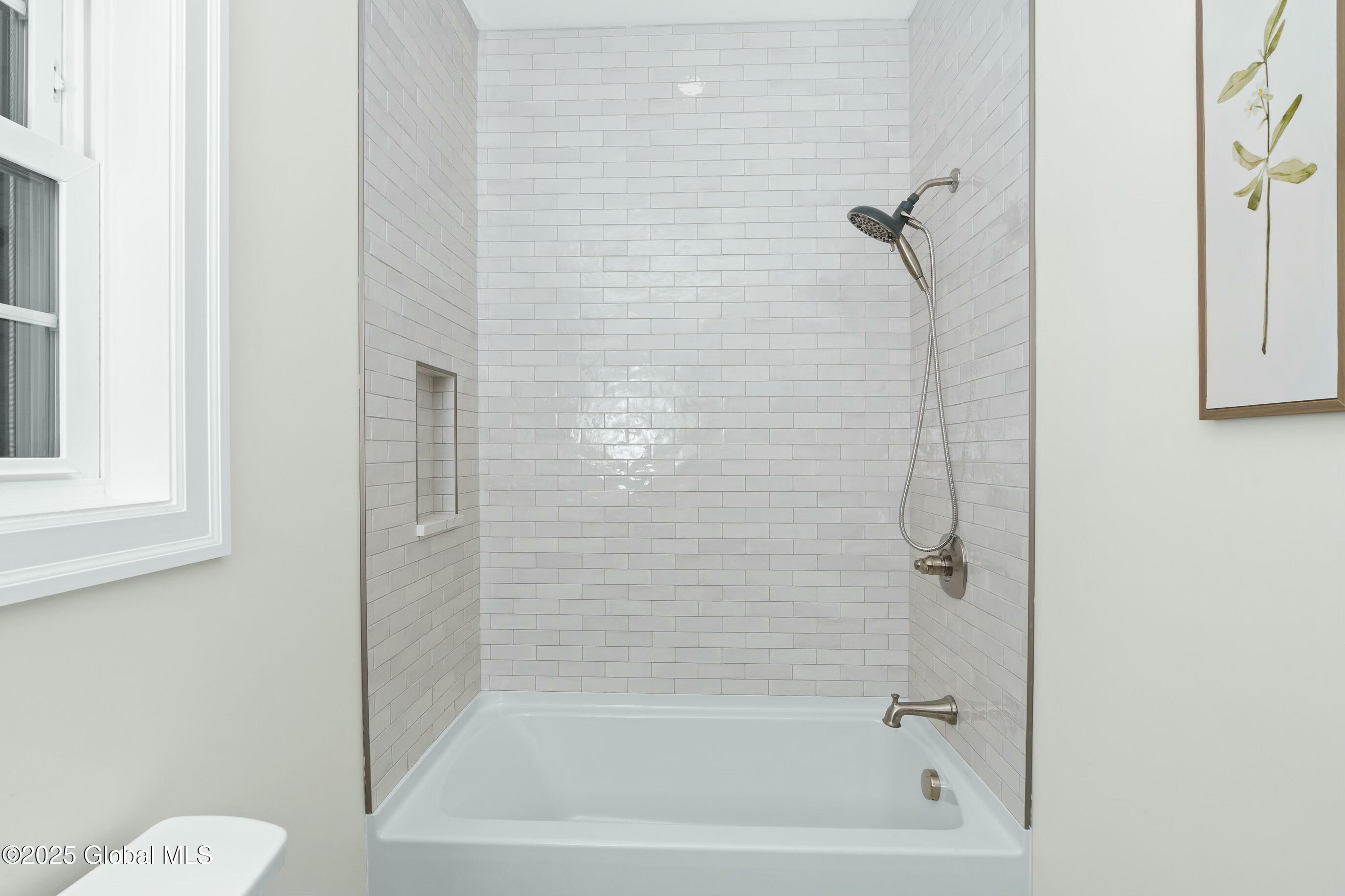 388 Valley Road Niskayuna NY 12309