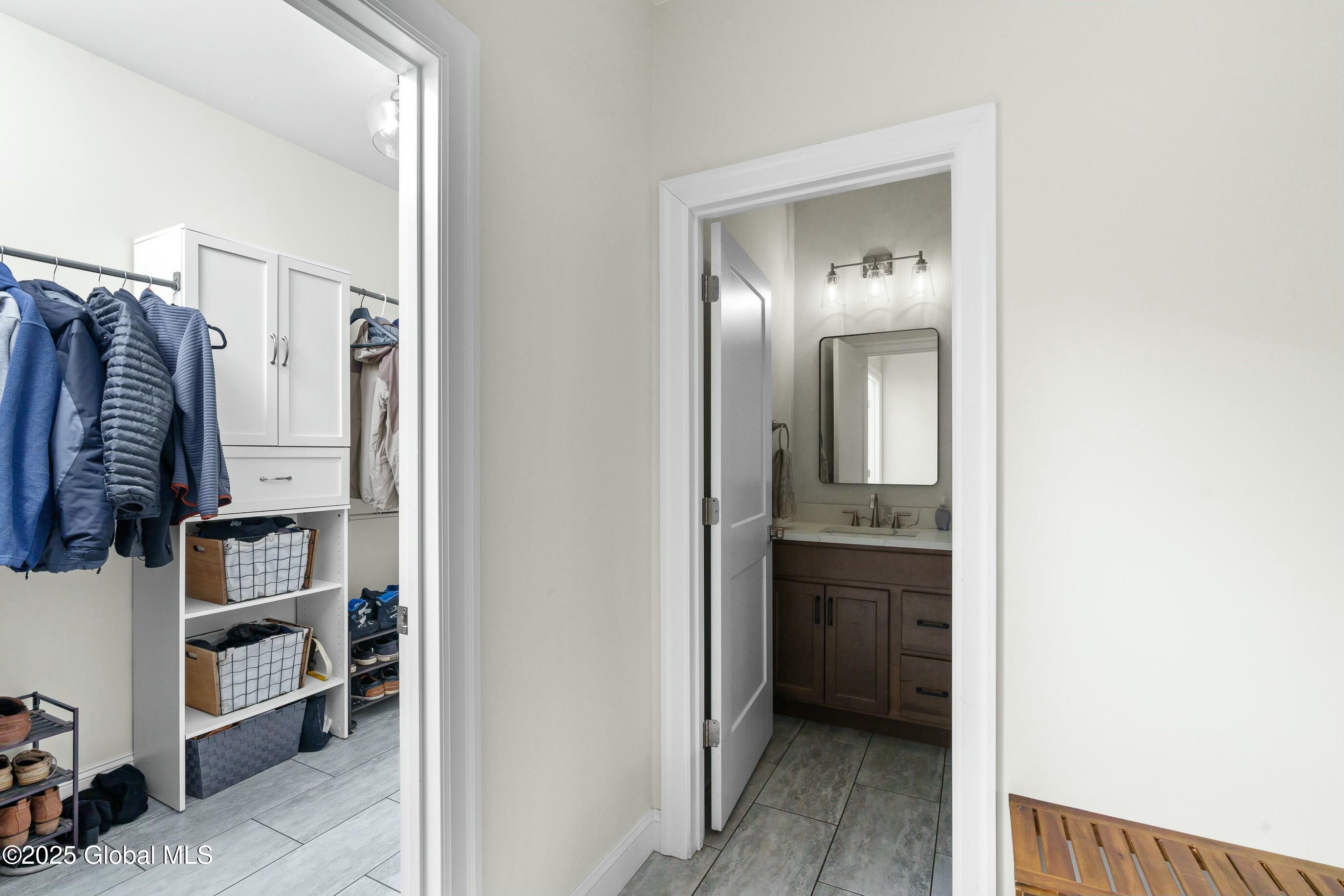 388 Valley Road Niskayuna NY 12309