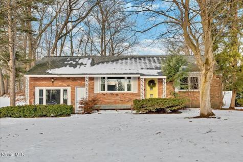 1057 Timothy Lane Niskayuna NY 12309