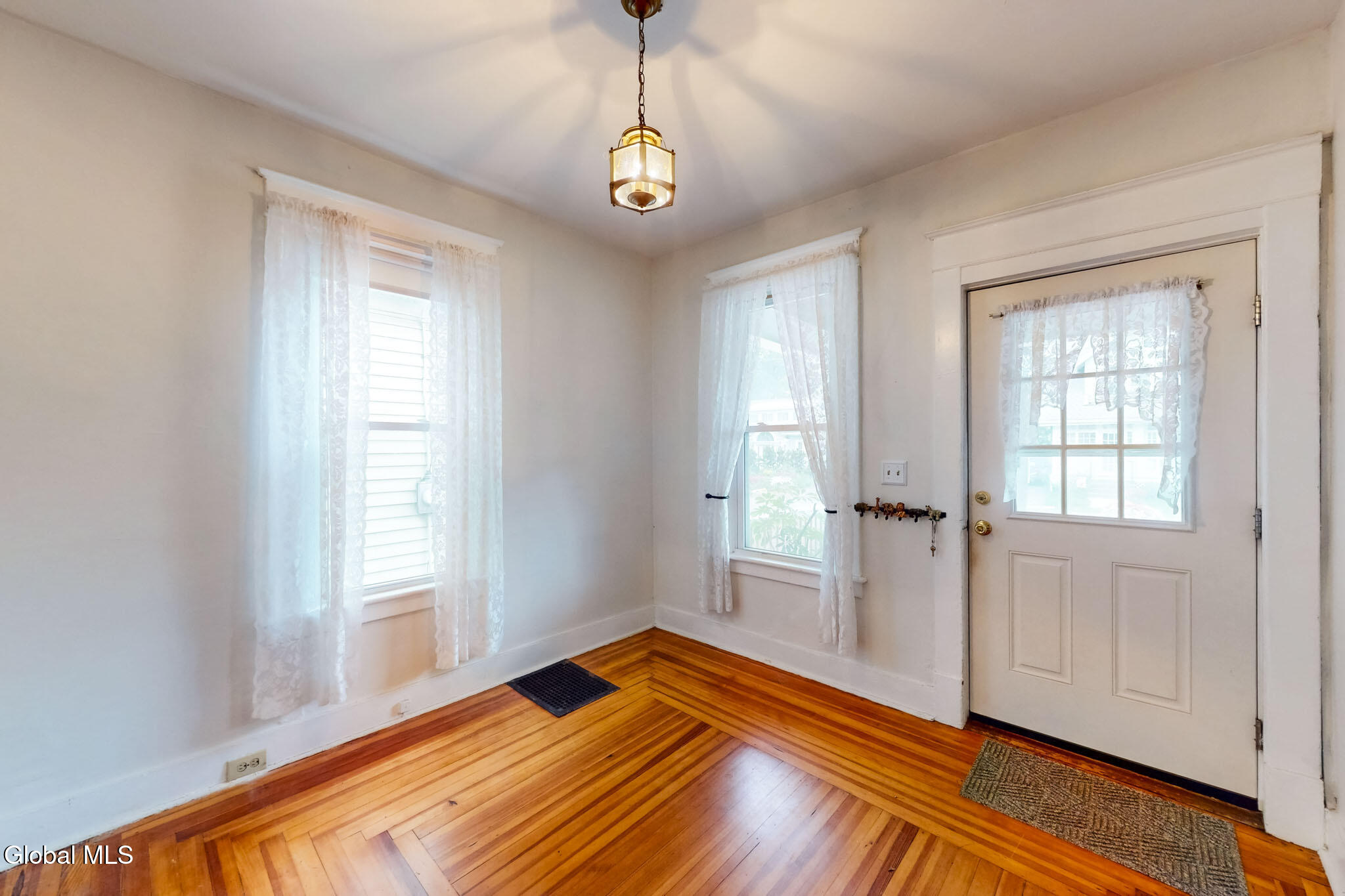 10 Catalpa Drive Albany NY 12209