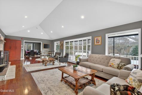 2684 Ny-296 Hunter NY 12442