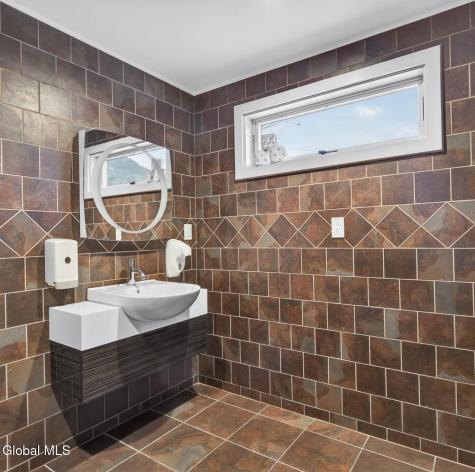 2684 Ny-296 Hunter NY 12442