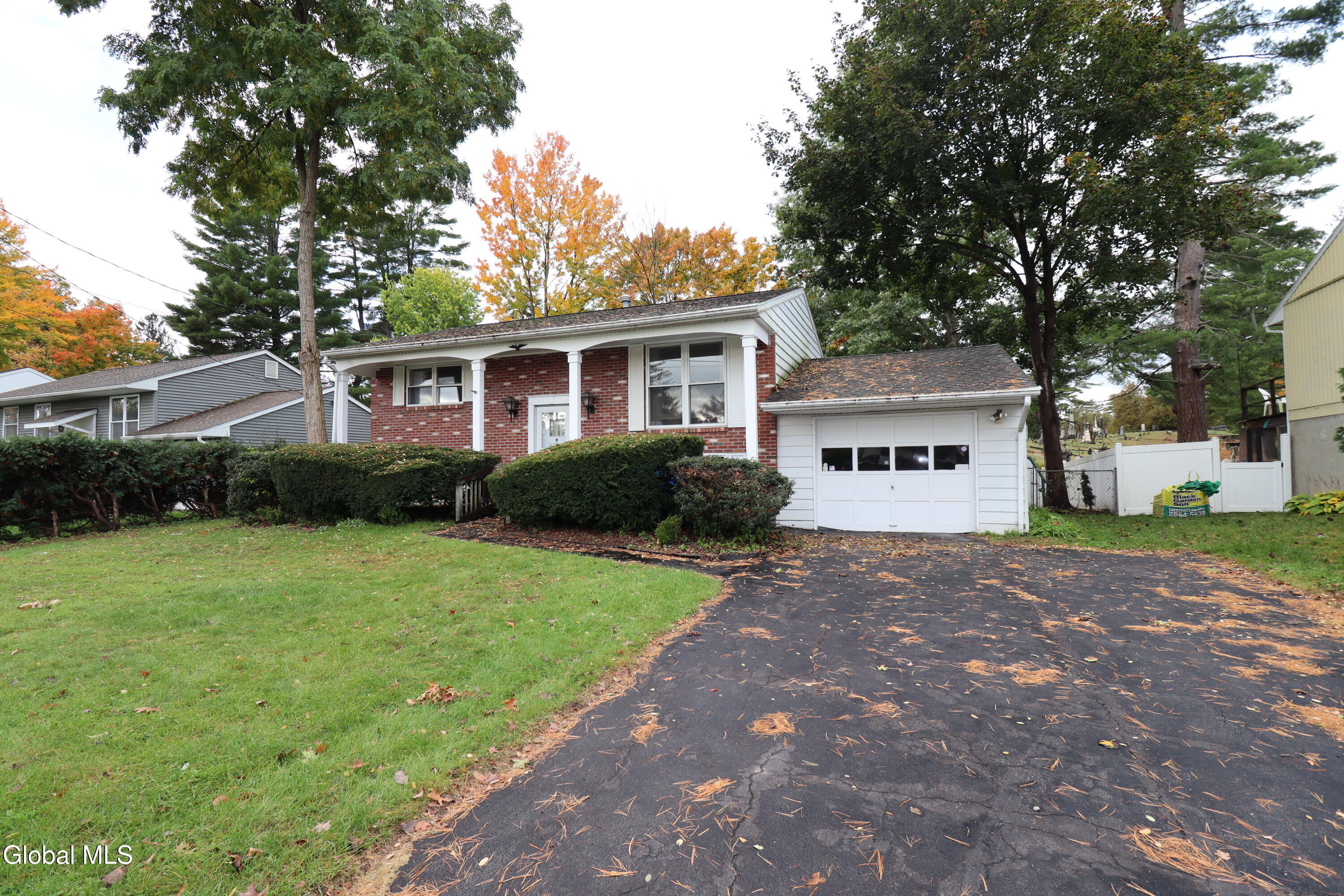 26 Vanderbilt Avenue Saratoga Springs NY 12866
