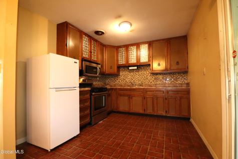 26 Vanderbilt Avenue Saratoga Springs NY 12866