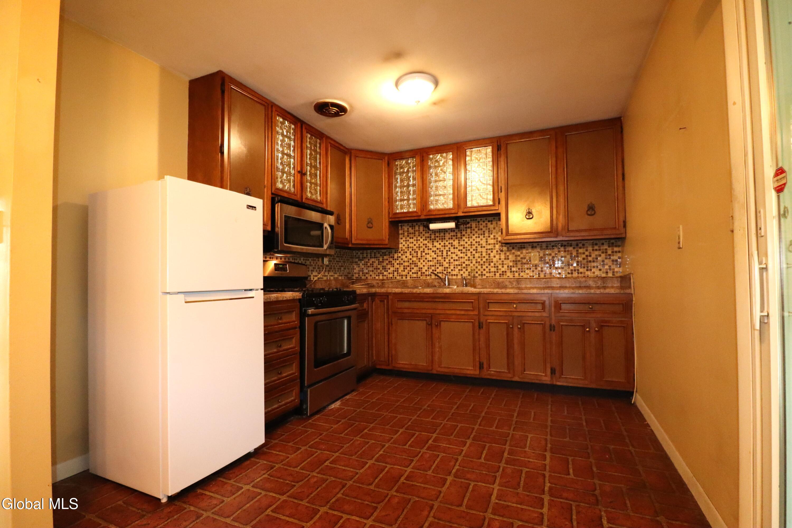 26 Vanderbilt Avenue Saratoga Springs NY 12866