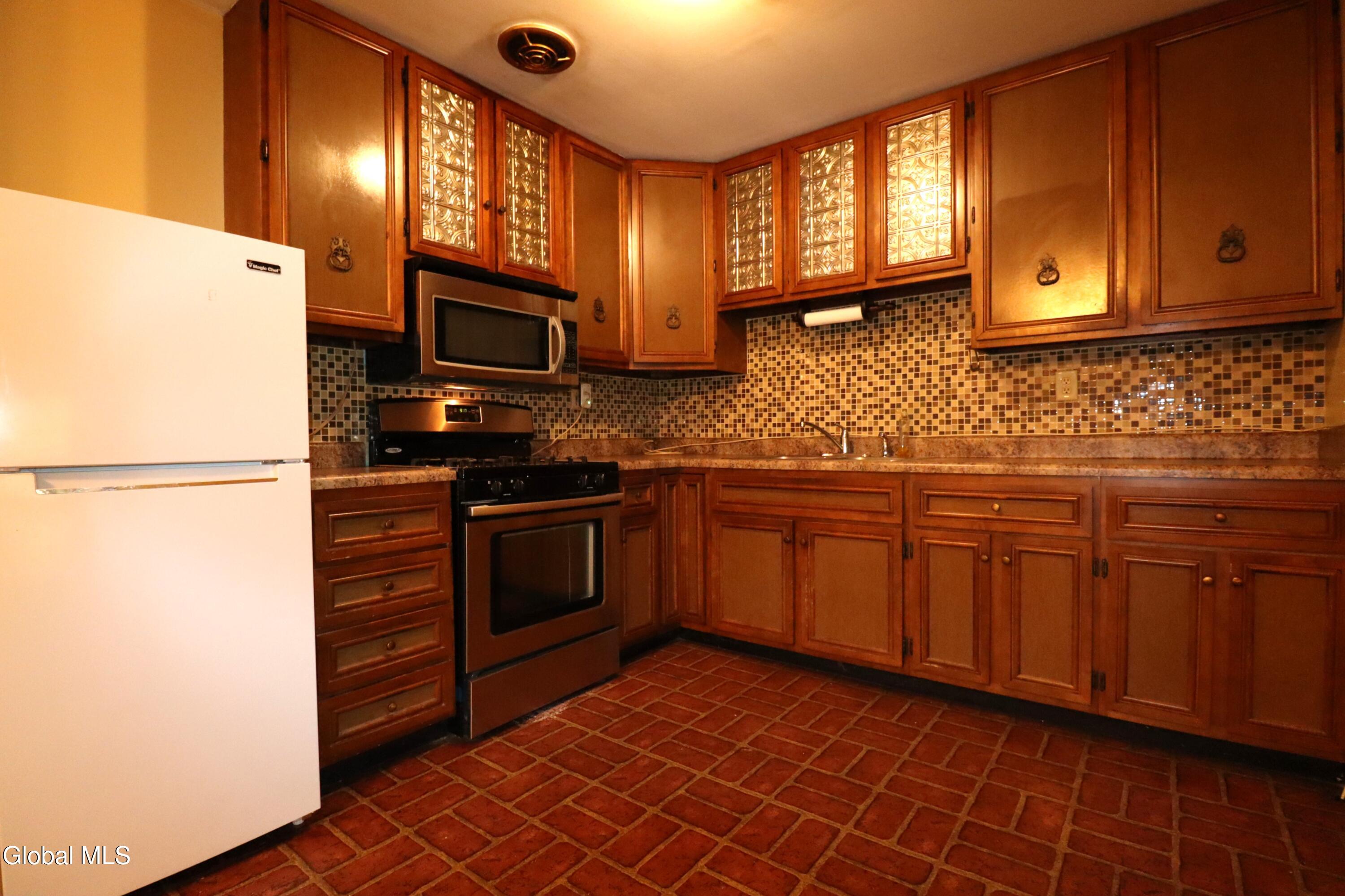26 Vanderbilt Avenue Saratoga Springs NY 12866