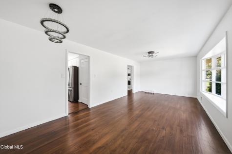 72 Cordell Road Schenectady NY 12304