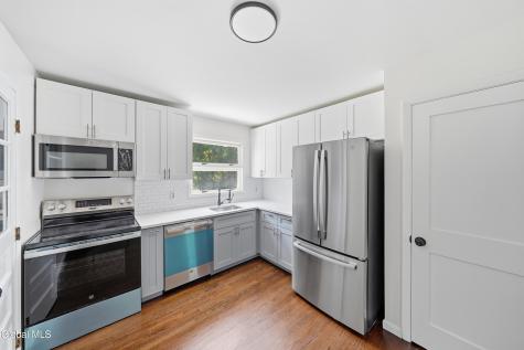 72 Cordell Road Schenectady NY 12304