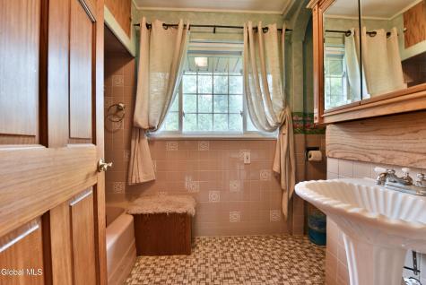144 Ashdown Road Ballston Lake NY 12019