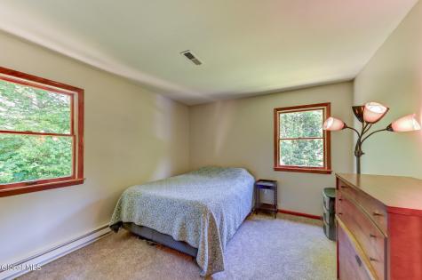 620 Michelle Way Schenectady NY 12304