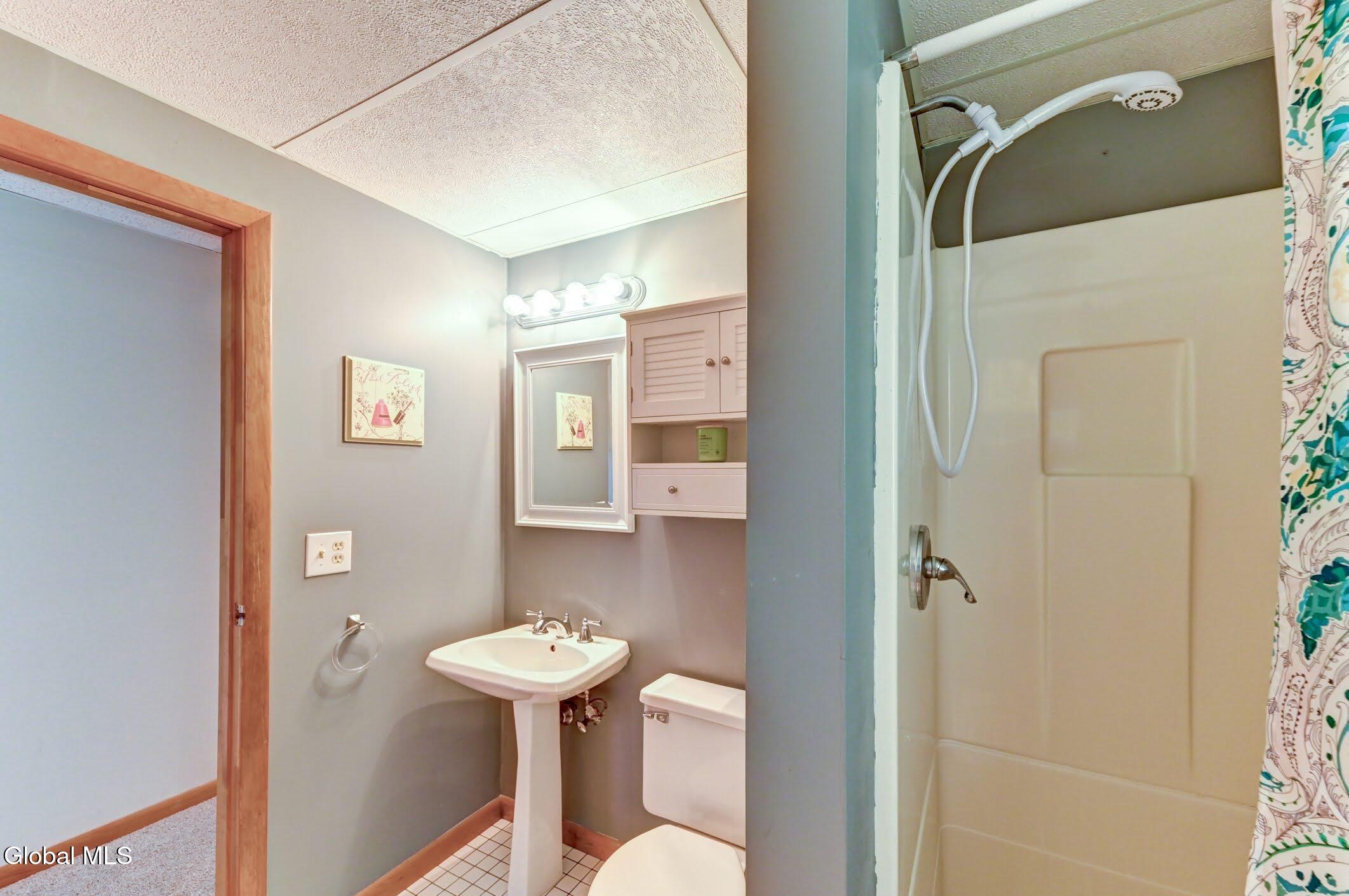 620 Michelle Way Schenectady NY 12304
