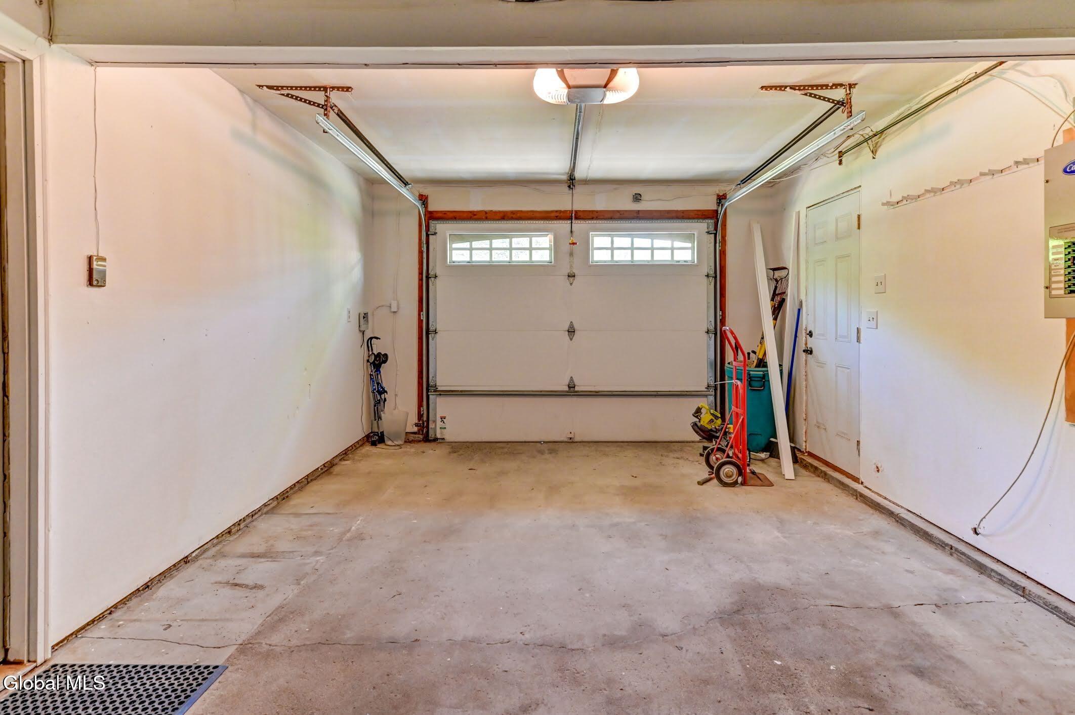 620 Michelle Way Schenectady NY 12304