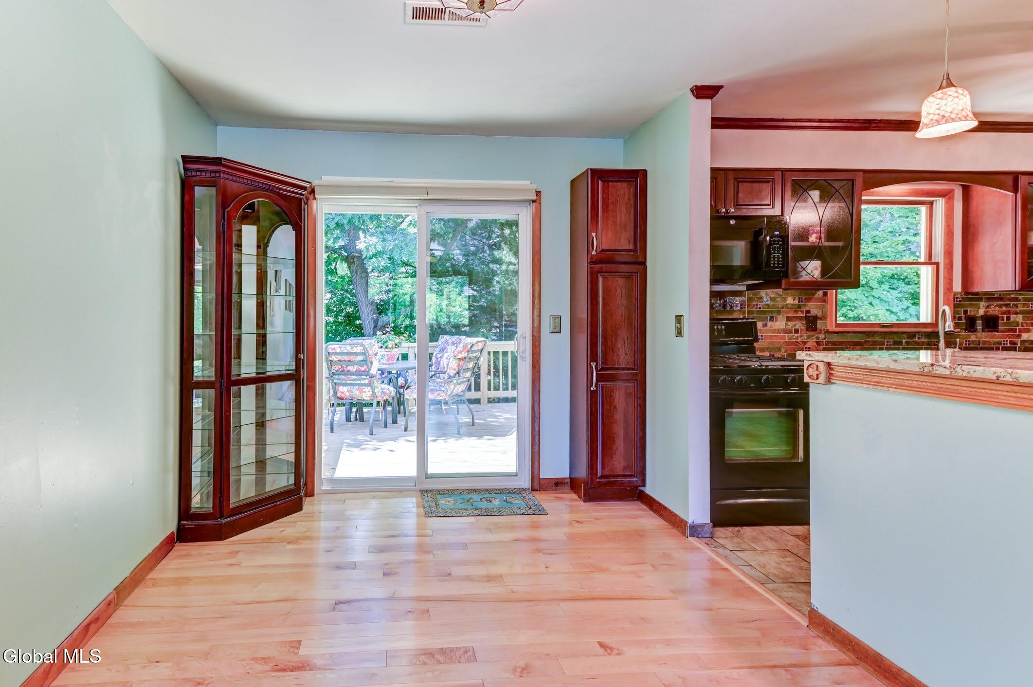 620 Michelle Way Schenectady NY 12304