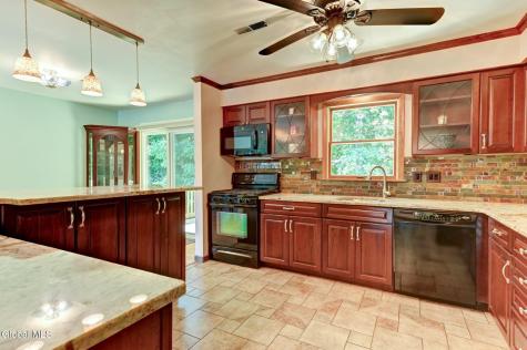 620 Michelle Way Schenectady NY 12304