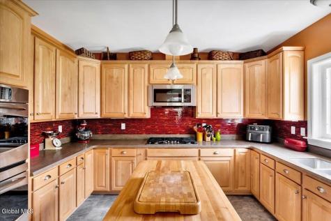 672 Lakeview Road Broadalbin NY 12025