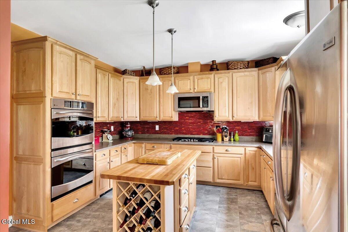 672 Lakeview Road Broadalbin NY 12025