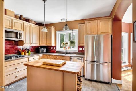 672 Lakeview Road Broadalbin NY 12025