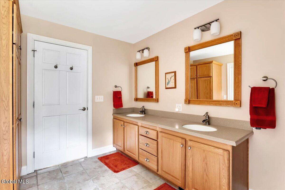 672 Lakeview Road Broadalbin NY 12025