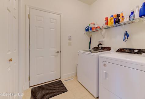 6 Meridian Court Mechanicville NY 12118