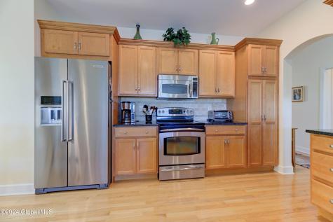 6 Meridian Court Mechanicville NY 12118