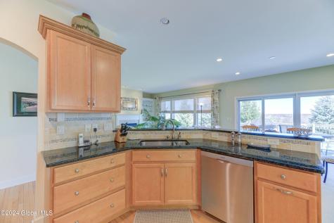 6 Meridian Court Mechanicville NY 12118