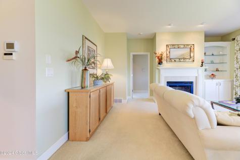 6 Meridian Court Mechanicville NY 12118