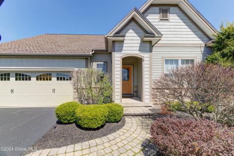 6 Meridian Court Mechanicville NY 12118