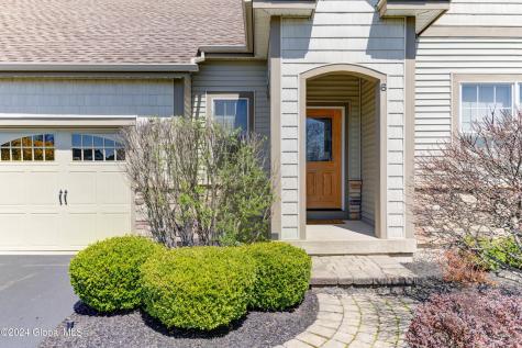 6 Meridian Court Mechanicville NY 12118