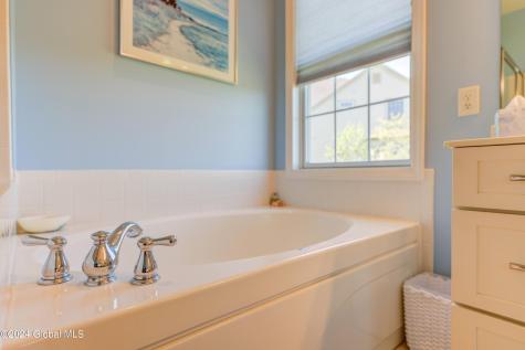6 Meridian Court Mechanicville NY 12118