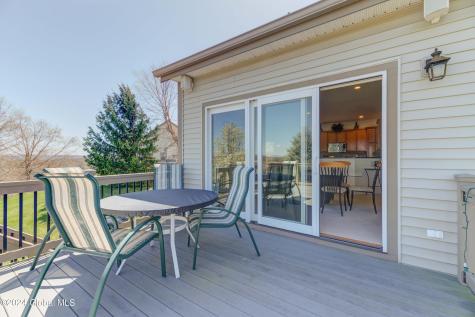 6 Meridian Court Mechanicville NY 12118