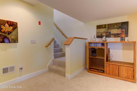 6 Meridian Court Mechanicville NY 12118