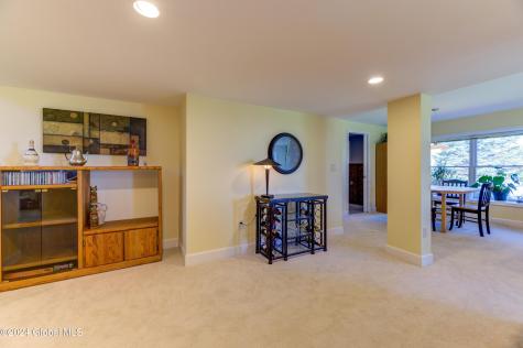 6 Meridian Court Mechanicville NY 12118